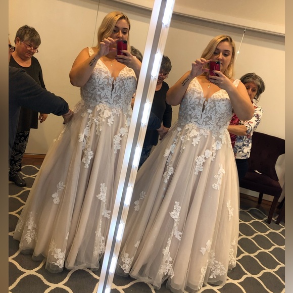 Size 18 Wedding Dress - Picture 2 of 4